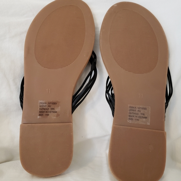 Torrid Black Flip Flop - Picture 2 of 3